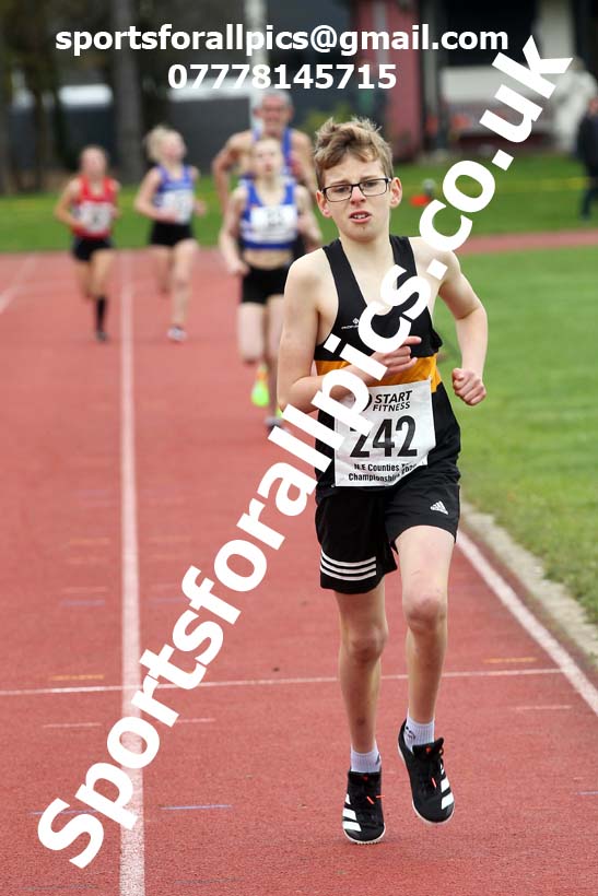 800 metres, NECAA Open Meeting, Morpeth, Sunday, October 18th. David T. Hewitson/Sports for All Pics
